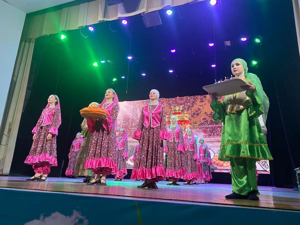    Татарский ансамбль танца из Кузбасса отметил свое 25-летие. Фото - администрация Анжеро - Судженска.