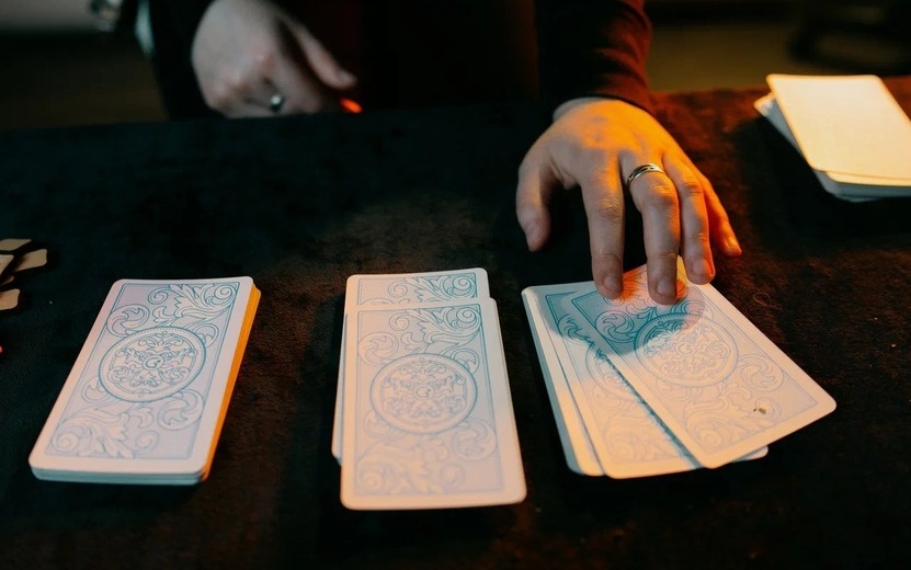    Гороскоп на день: 26 ноября Тельцам важно проявить осторожность в деньгах, а Скорпионам – в эмоциях