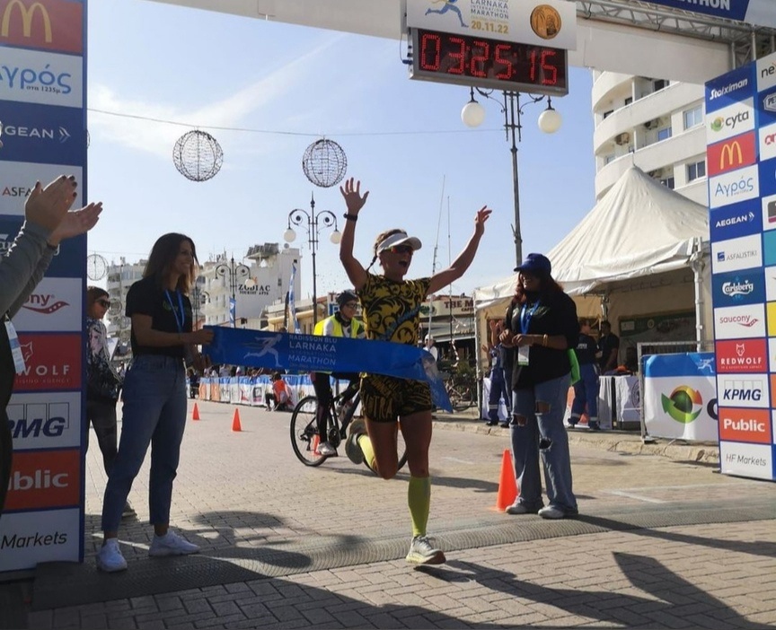    Спортсменка преодолела дистанцию в 490 км за 66 часов 41 минуту 6 секунд