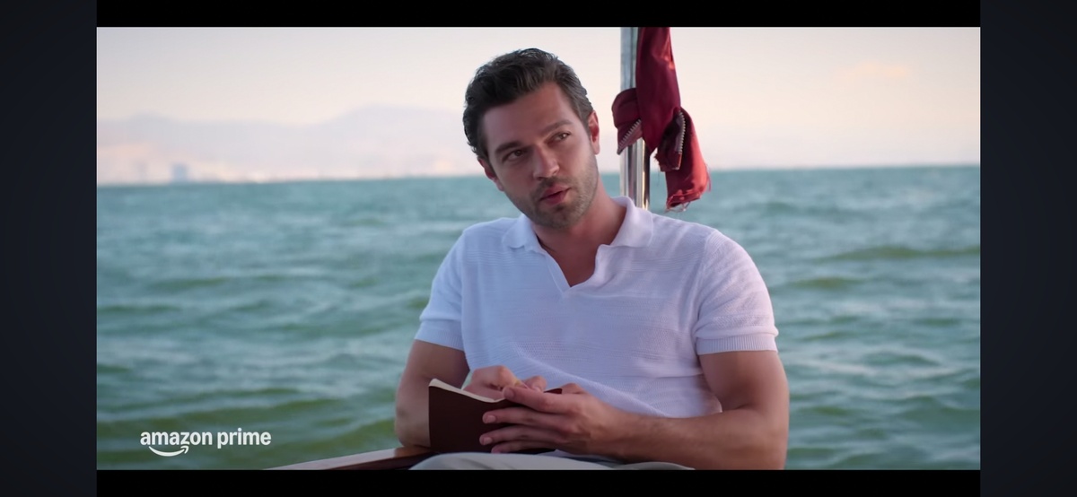 Стоп-кадр из анонса к фильму "39 градусов любви" Взято из открытых источников. Пишет стихи?