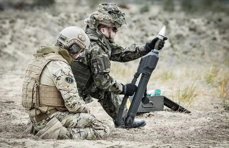 Польский "бесшумный" 60-мм миномет LMP-2017