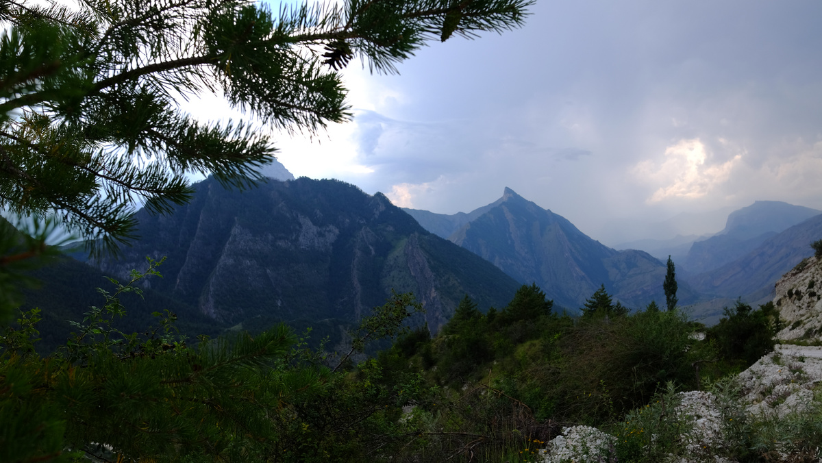 Где-то внутри, карадахская теснина.