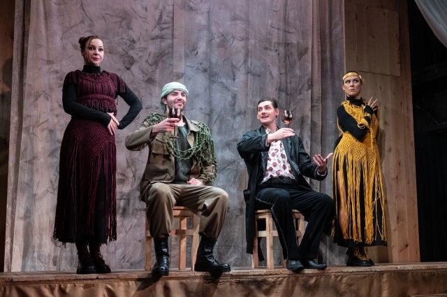    Женские наряды выполнены в технике макраме. Фото: Министерство культуры Омской области/ Анна Шестакова