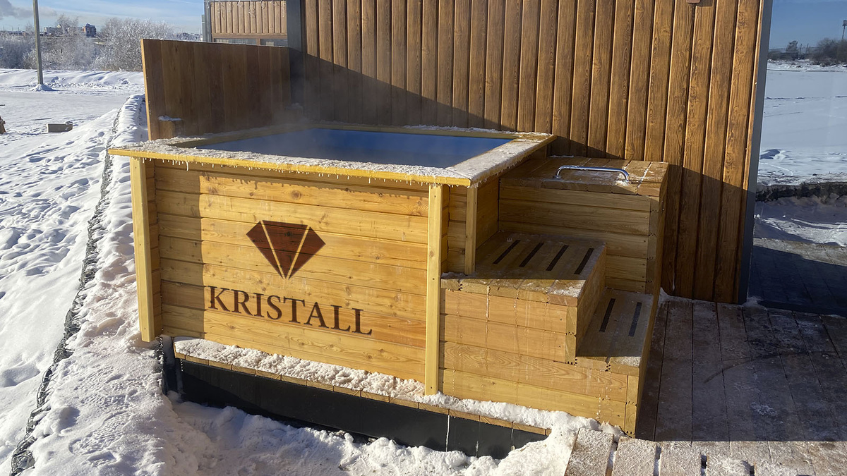 Купель 165 х 165 см с техкоробом и ступенями