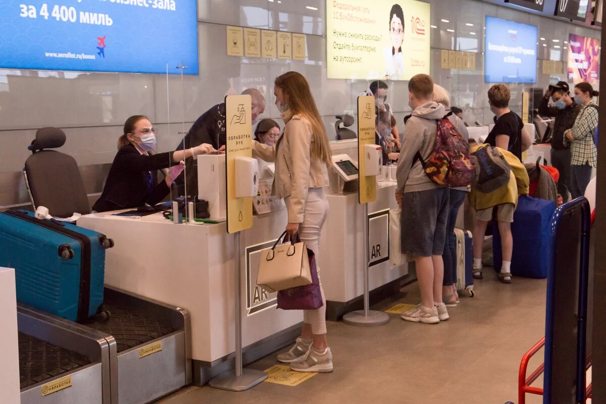    Стало известно, что россияне чаще всего покупают в аэропортах