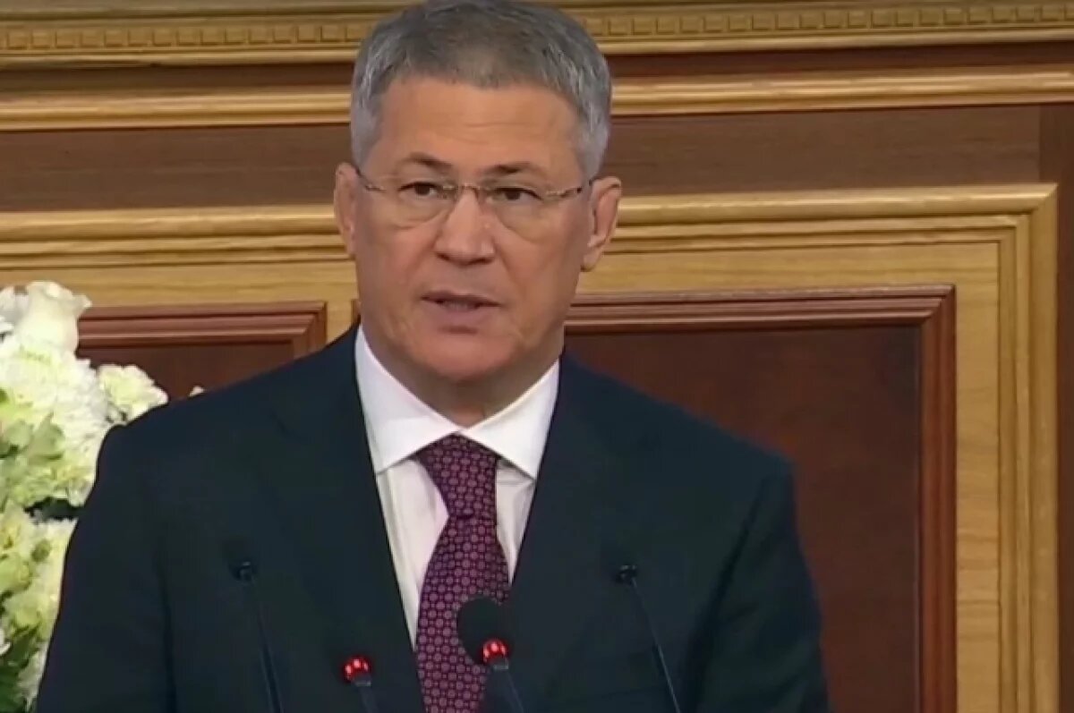    Радий Хабиров отчитал министра за трехнедельный отпуск