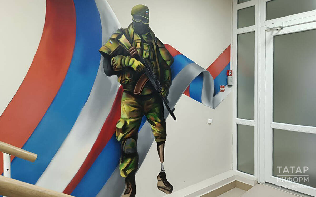 В татарстанском филиале фонда «Защитники Отечества» решили проверить состояние протезов ветеранов СВО и подключили к работе специалистов по протезированию. Фото: © Елена Фенина / «Татар-информ»