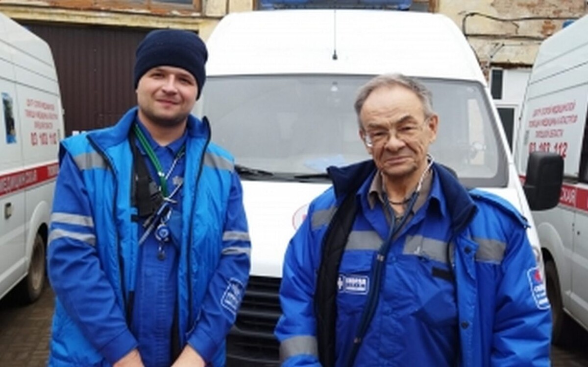    В Липецкой области бригада скорой помощи реанимировала пациента прямо в реанимобиле управления здравоохранения