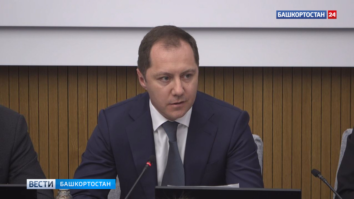    «Я вас не видел три недели»: Глава Башкирии отчитал Айрата Рахматуллина за то, что долго был в отпуске