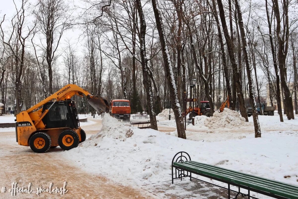    Глава Смоленска прокомментировали ситуацию с уборкой снега в городе