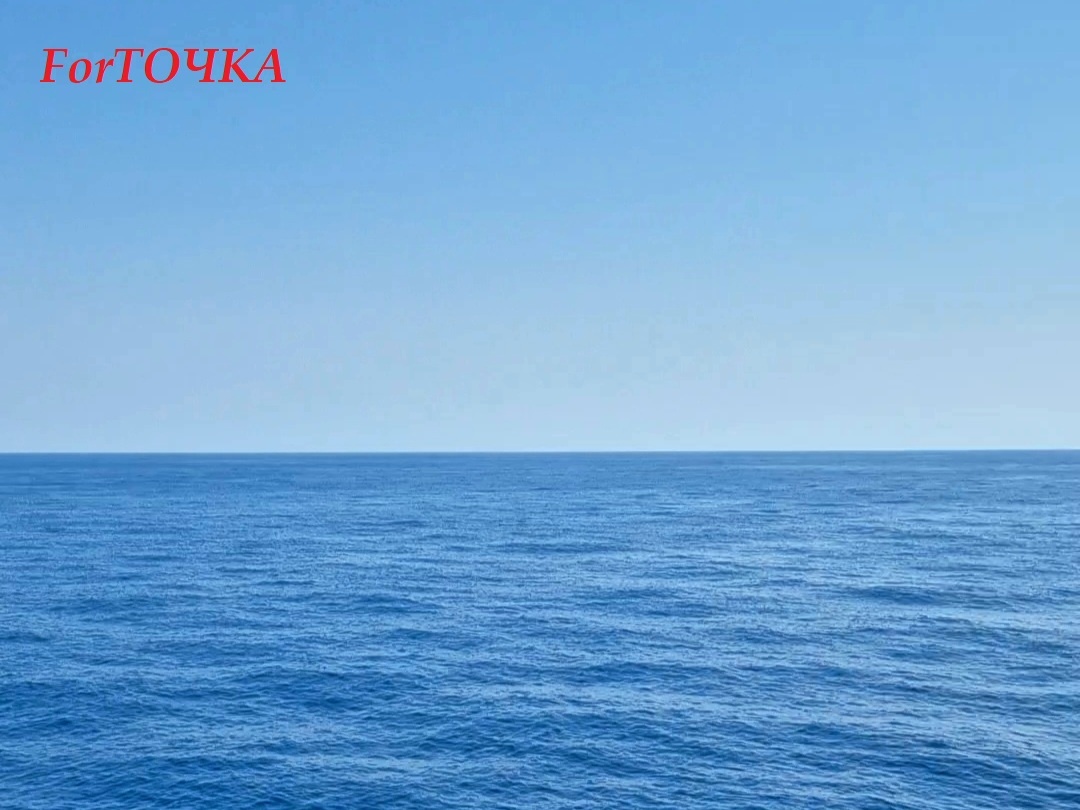 Словно привет из детства: «Море синее, небо синее, папа сильный, а мама красивая...»