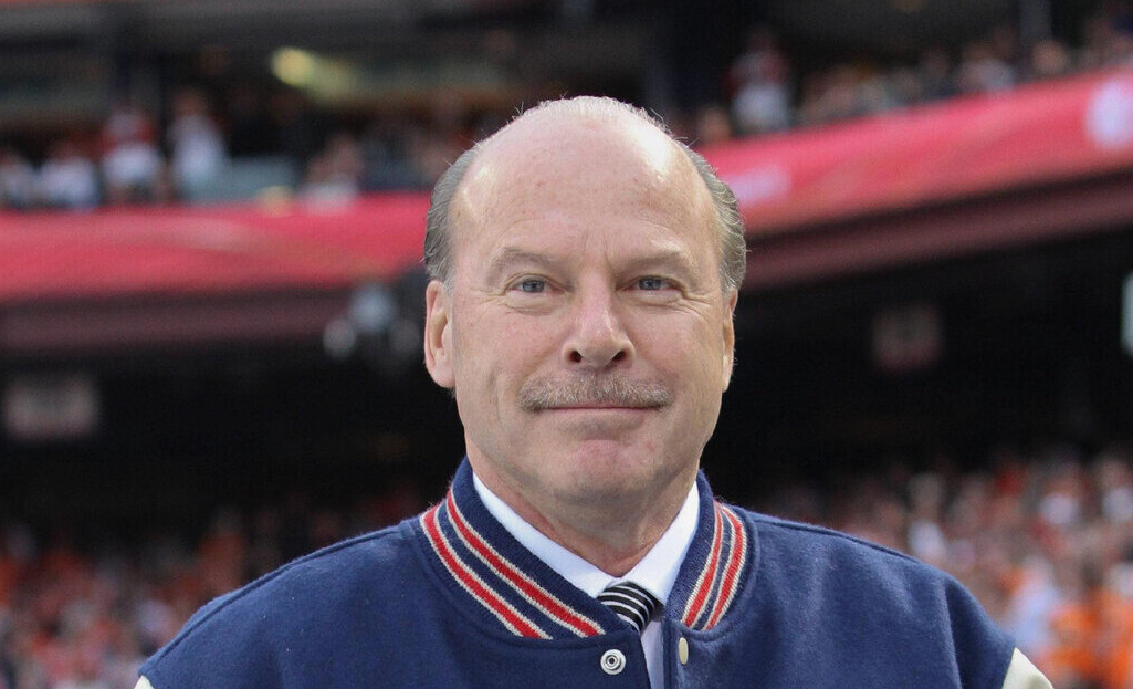 Майк Кинэн будет тренировать сборную Канады на Кубке Первого канала. Фото: соцсети