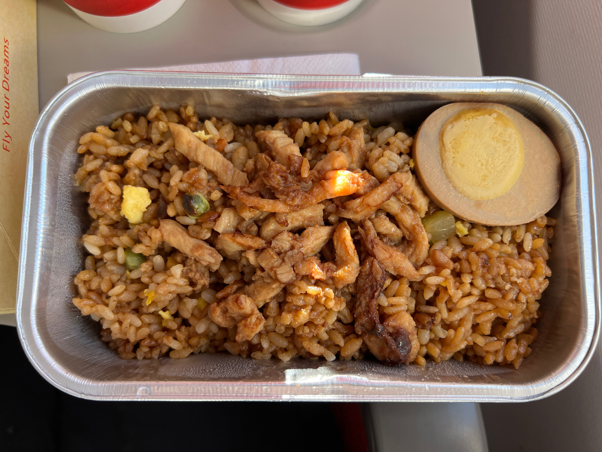 Рис с курицей и яйцом. Фото автора 