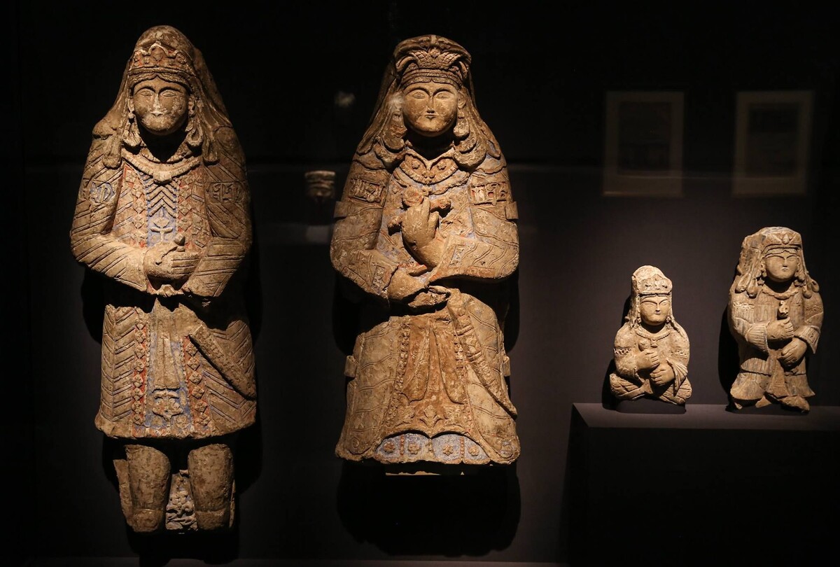 Сельджукское искусство - обратите внимание на вост очные лица