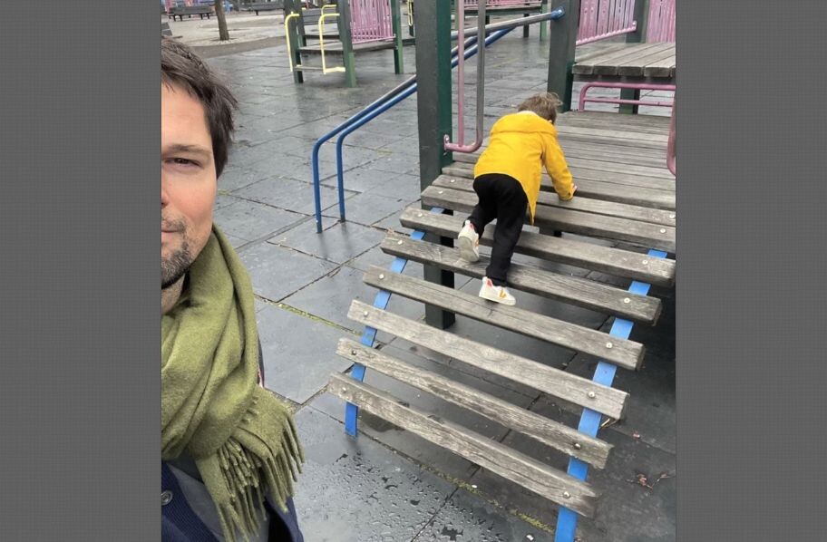 Ода-Валентина вместе с матерью живёт в США