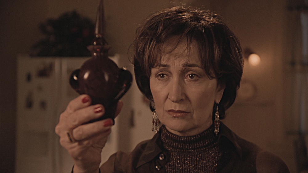 Грэмс решает связать силы сестёр.