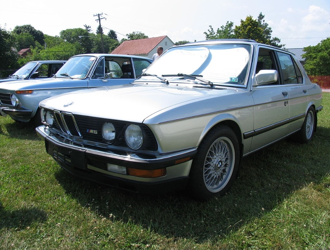 BMW M5 — доработанная подразделением BMW Motorsport версия автомобиля BMW пятой серии. Первое поколение было представлено в 1986 году. Последующие поколения M5 сменялись совместно с каждым поколением автомобилей пятой серии, включающей E34, E39, E60/61, F10, G30. С началом производства модели G60, с 2024 года началось также производство её M-версии.