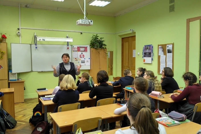 У нас примерно так же. Всё старое и далекое от современности