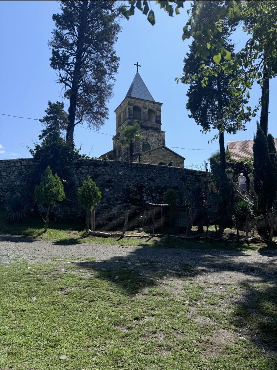 Храм святителя Иоанна Златоуста в Команах