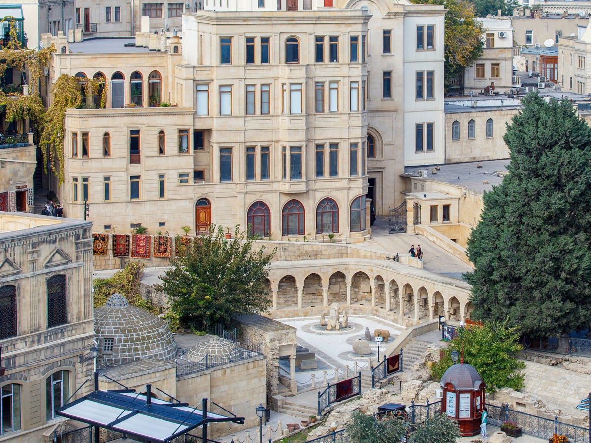 В домах Ичеришехер до сих пор живут тысячи бакинцев. Фото: Azerbaijan Brand Centre