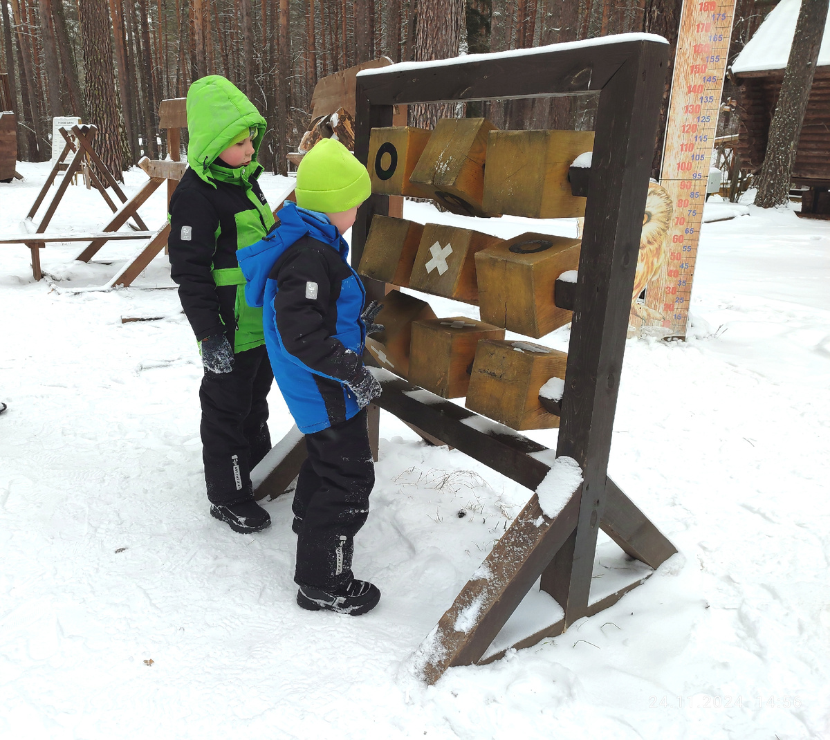 Ни одно посещение Томской писаницу не обходится без крестиков-ноликов
