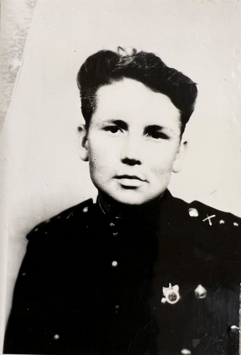 Н.Н. Дулов,  июнь 1942 г.,  выпускникСмоленского артиллерийского  училища