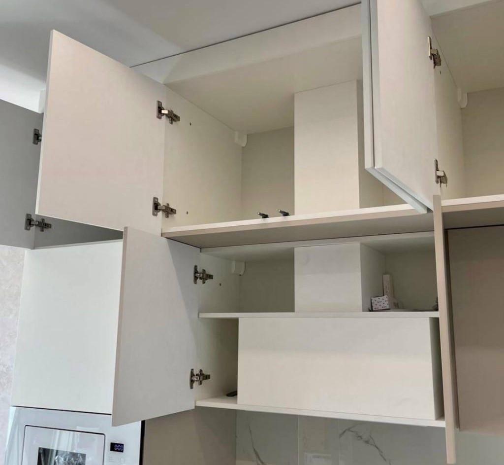 Монтаж вытяжки в кухне под заказ