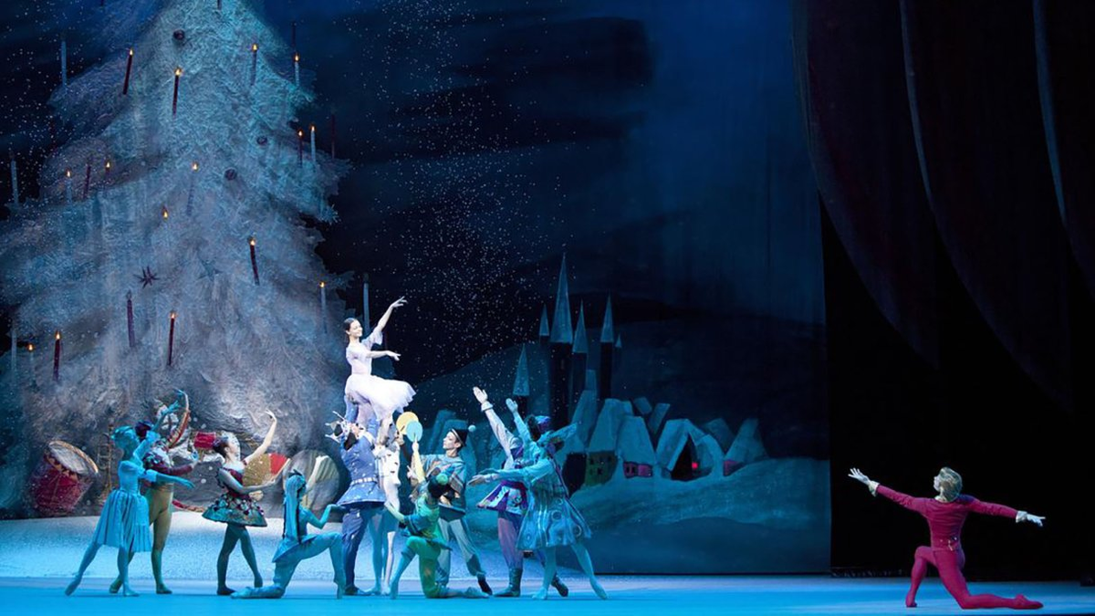 Сцена из балета «Щелкунчик» в Большом театре. Фото: forbes.ru 