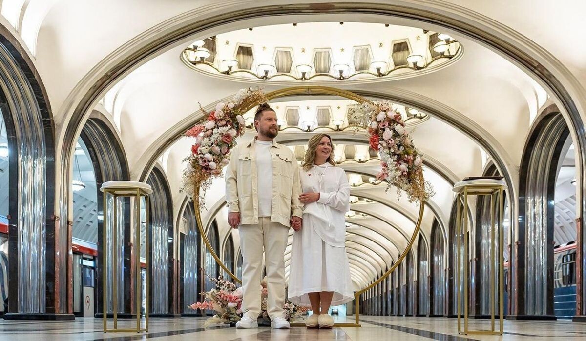     Молодожены на "Маяковской". Источник: mos.ru Автор фото: Пресс-служба Мэра и Правительства Москвы