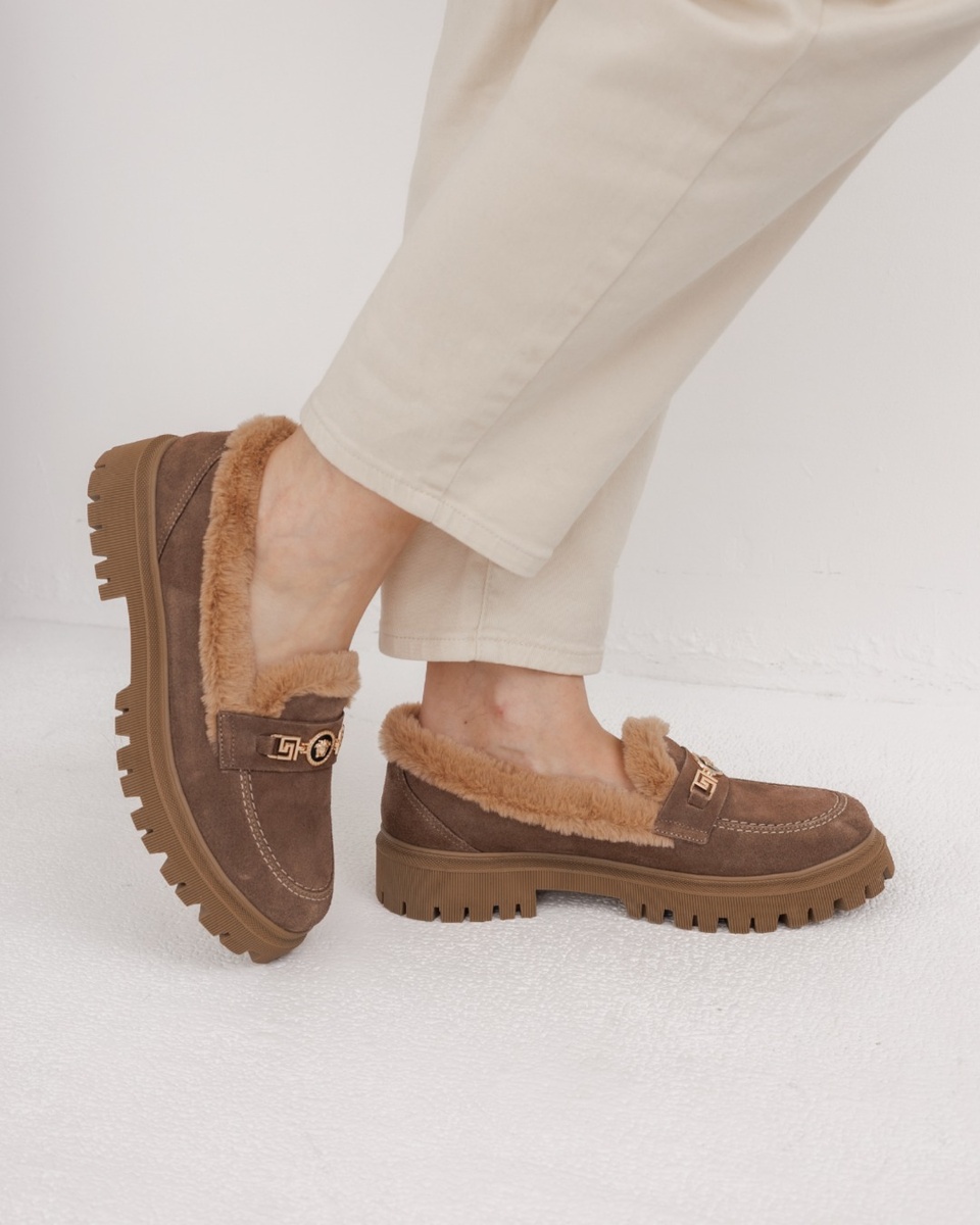 На фото зимние туфли Laura Potti с подкладкой из шерсти