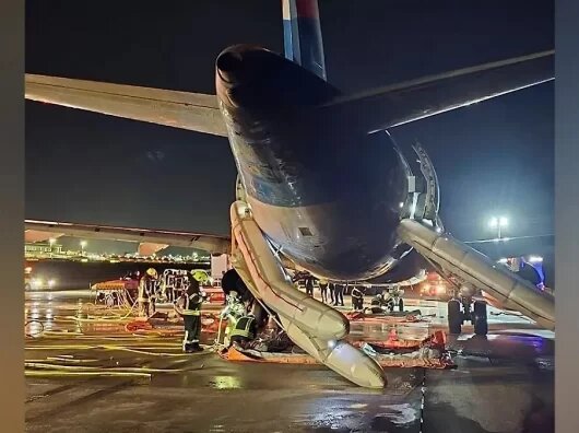    загоревшийся самолет в Анталье // фото: life.ru/p/1705977