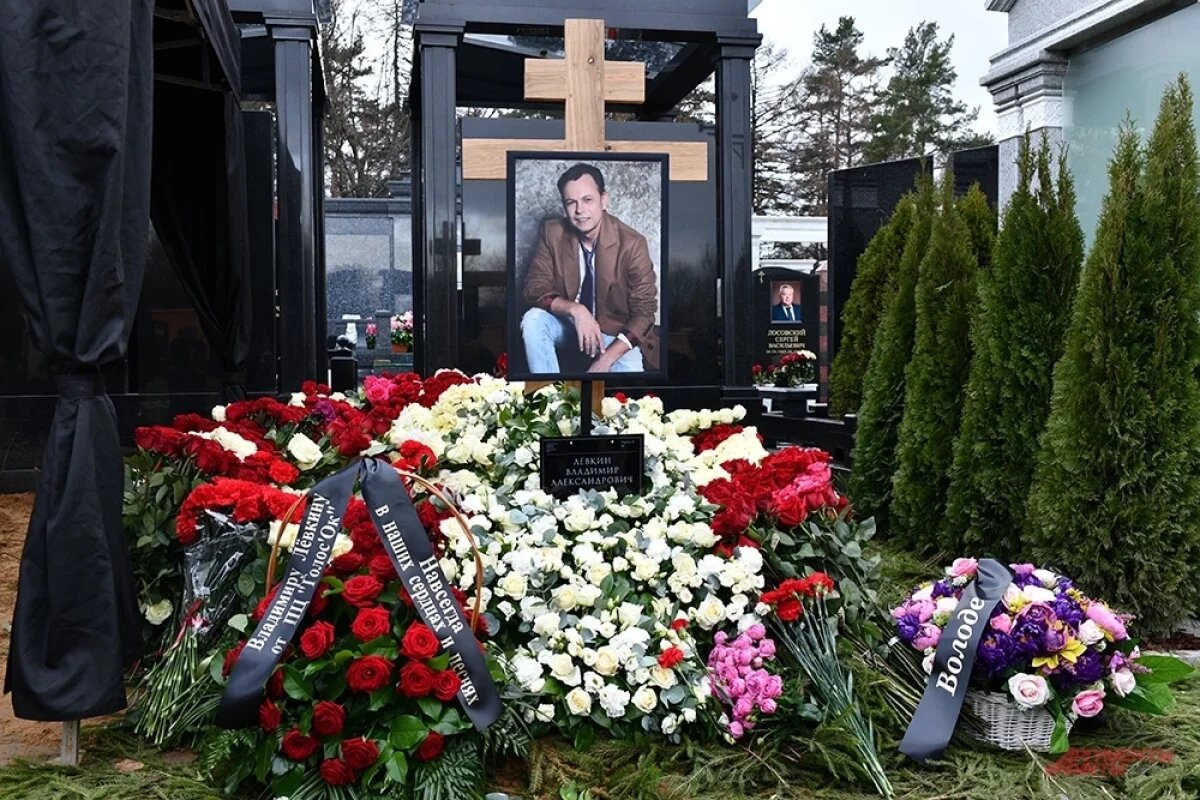    Семья скончавшегося экс-солиста «На-На» Левкина настояла на вскрытии певца