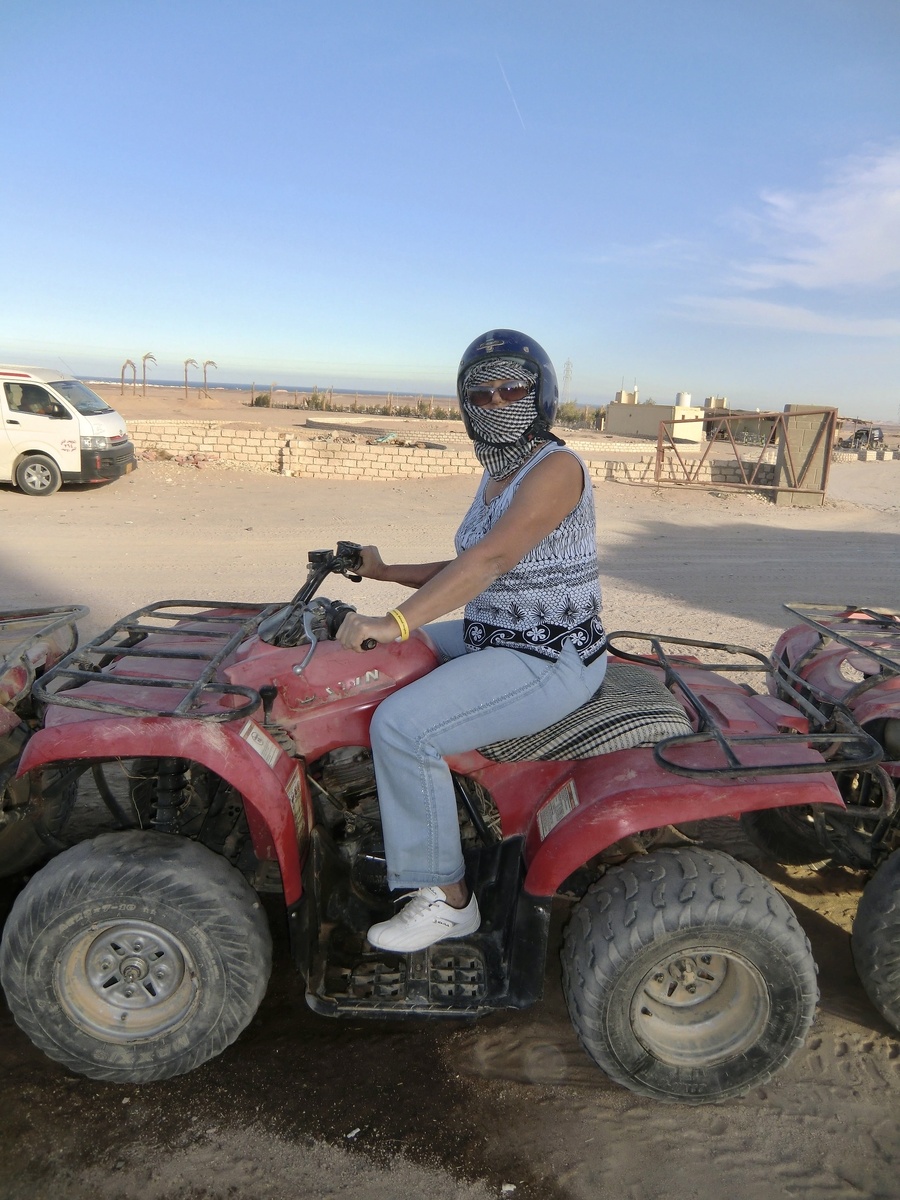 Моя мама гонщик😎