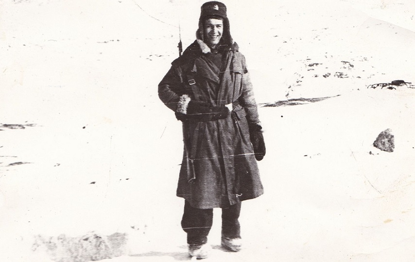 Посвящается моему другу юности Игорю Евсееву. На посту.  Север, 80-е годы.