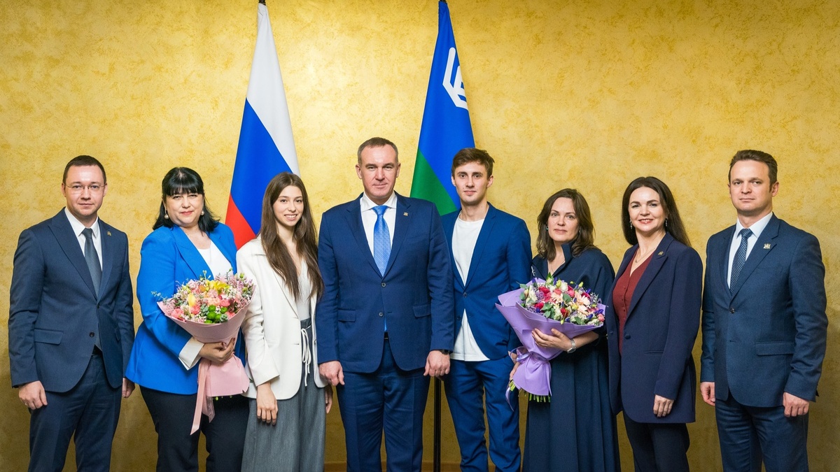    Губернатор Югры встретился с лауреатами конкурса «Большая перемена»