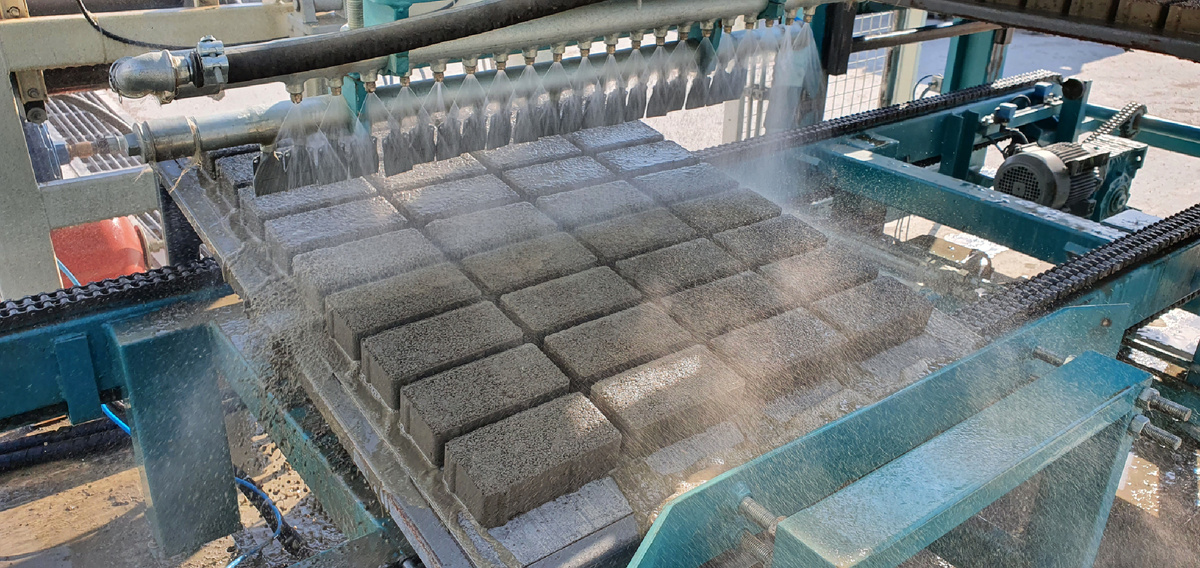 Устройство отмыва верхнего слоя в линии Globmac