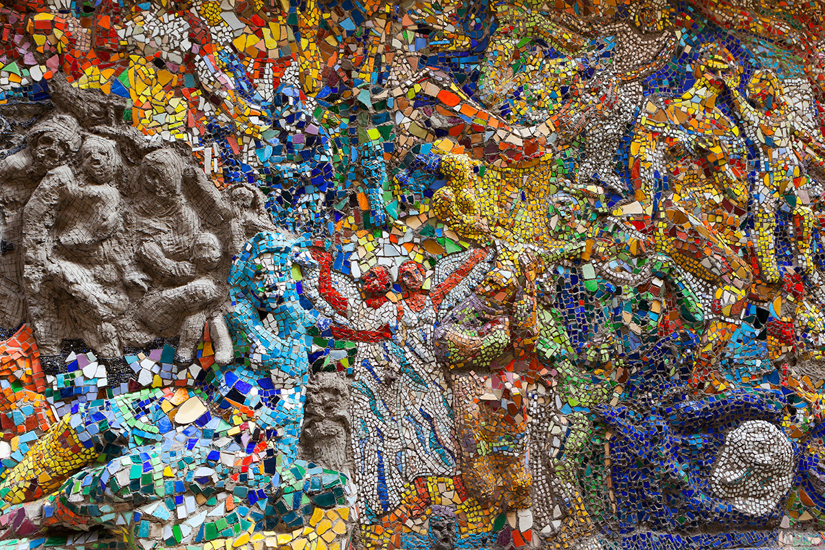 Sergei Afanasev / Shutterstock / FOTODOM📷Мозаичный двор на Фонтанке