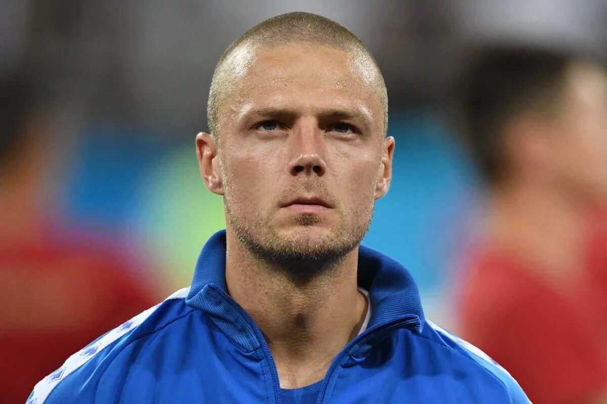    Футболист Сигурдссон признался, что хочет получить российское гражданство