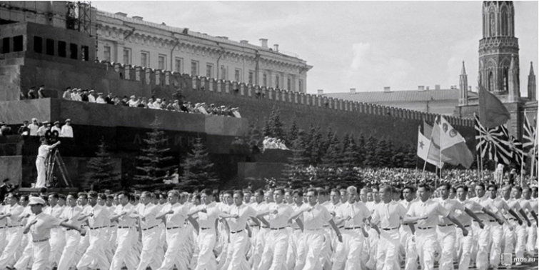 Парад физкультурников. Марш.