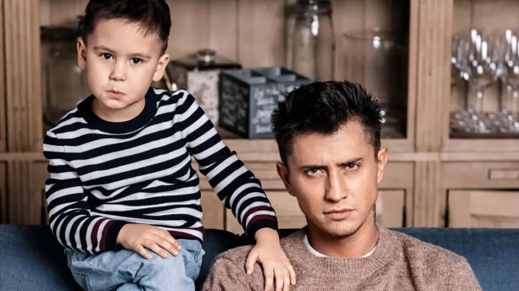 Павел Прилучный с сыном
