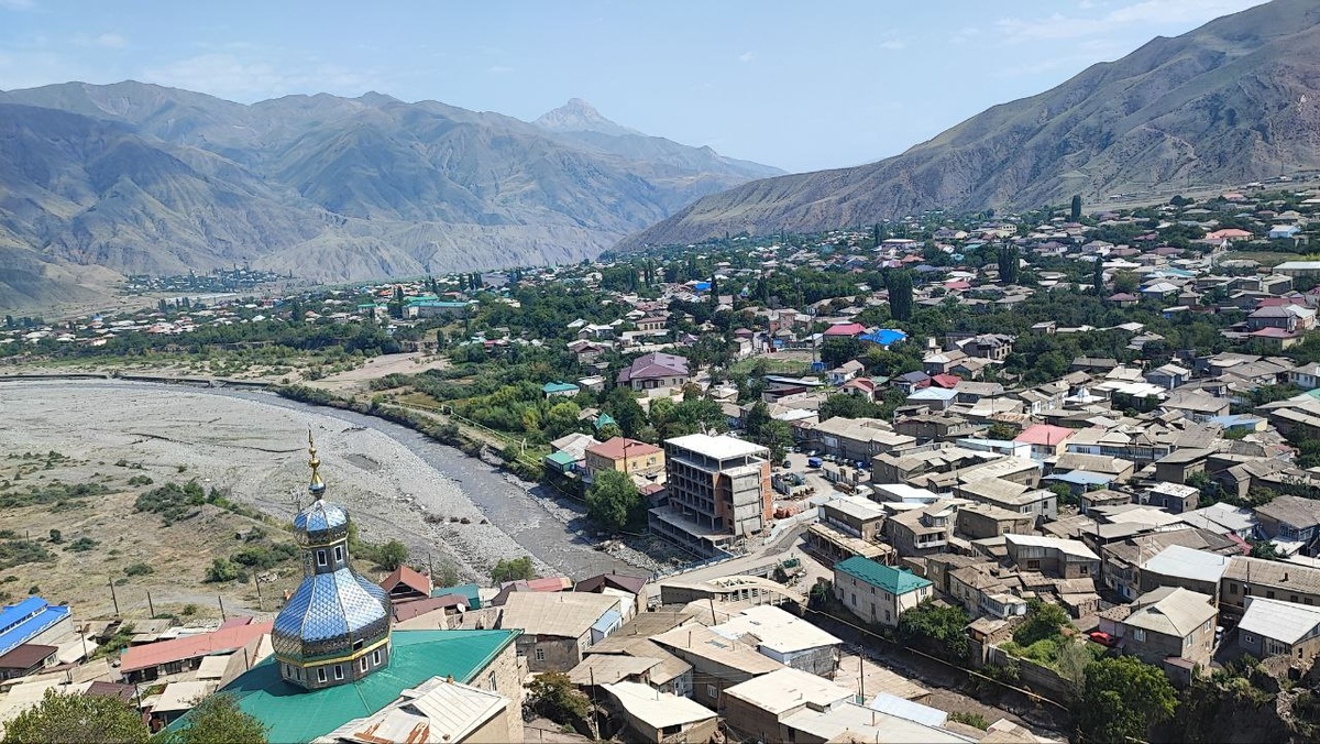 Село Ахты с панорамной площадки