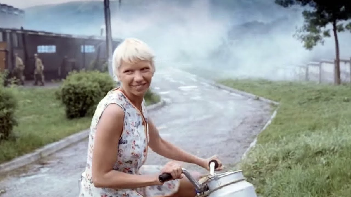 Сцену "свального греха" с ней, понятное дело, я вставлять не буду...