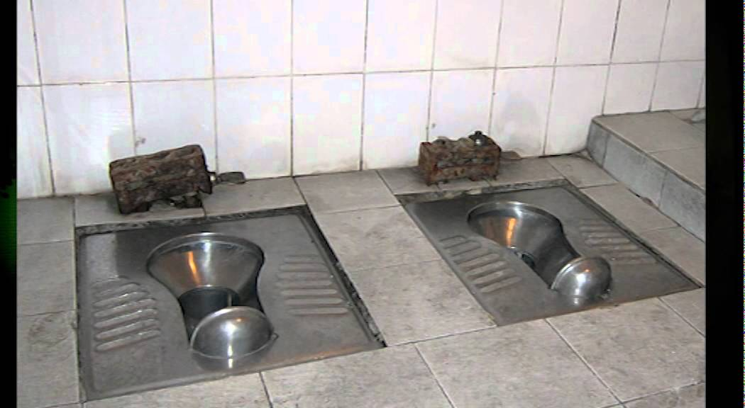 Может, эти моменты тоже надо в кино показывать?