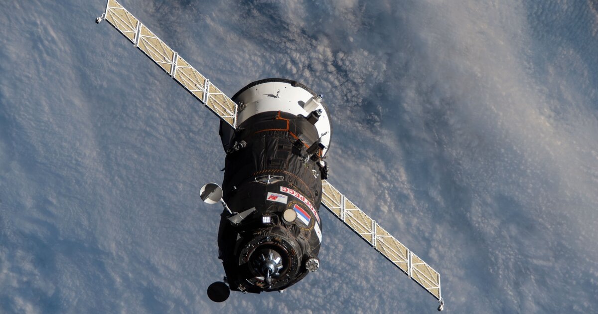 В космосе корабль "Прогресс".  фото: картинки яндекса.