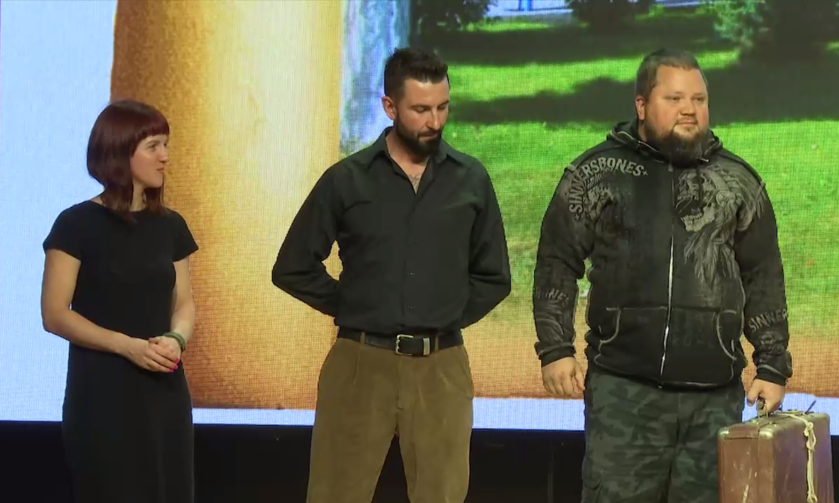 Ксения, Дмитрий (справа) и друг их семьи Вадим (в центре)