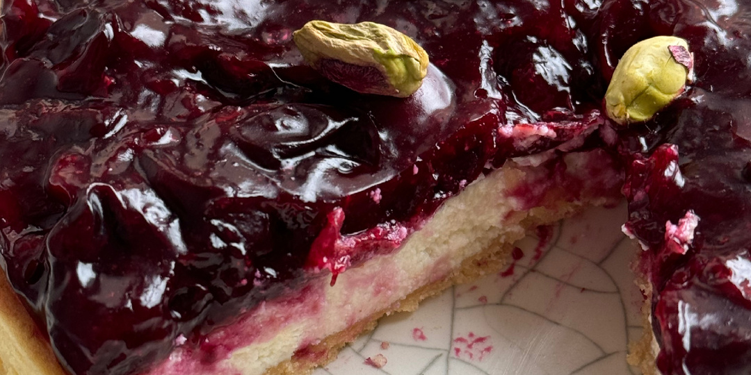 Творожный тарт с вишней