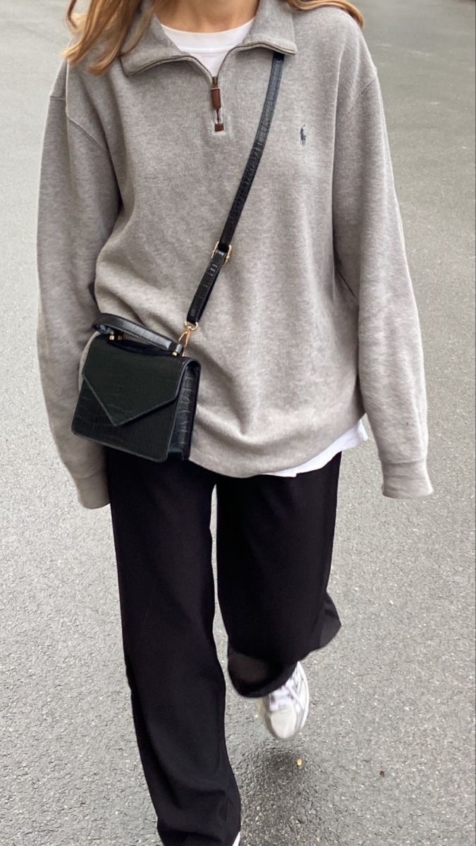 Современные студенты ценят удобство, поэтому в этом сезоне на пике популярности одежда свободного кроя. Удобные свитшоты, широкие брюки и легкие платья — отличные варианты для учебы. Они не только позволяют чувствовать себя комфортно, но и легко комбинируются с другими элементами гардероба.