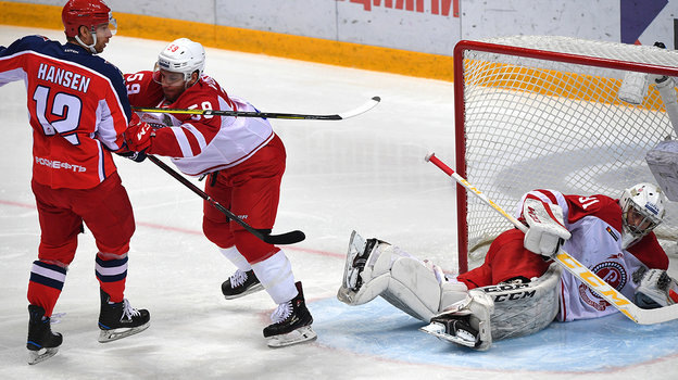    Защитник «Витязя» Егор Воронков (№59) в матче против ЦСКА.Александр Федоров