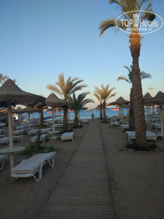 А какой приятный выход к морю...