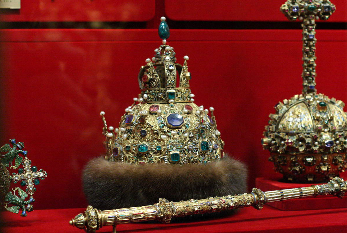 Шапка Мономаха, находится в музее Оружейной палаты